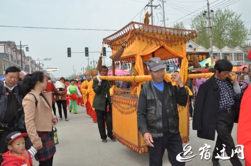 孙军贤)4月11日是农历三月十五,一年一度的宿豫区来龙庙会如期举行