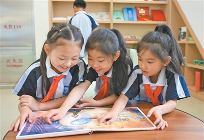 星空体育：文旅消费市场新亮点：走到主题邮局打卡去(图2)