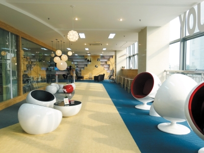 公寓内的职工服务休闲娱乐中心.